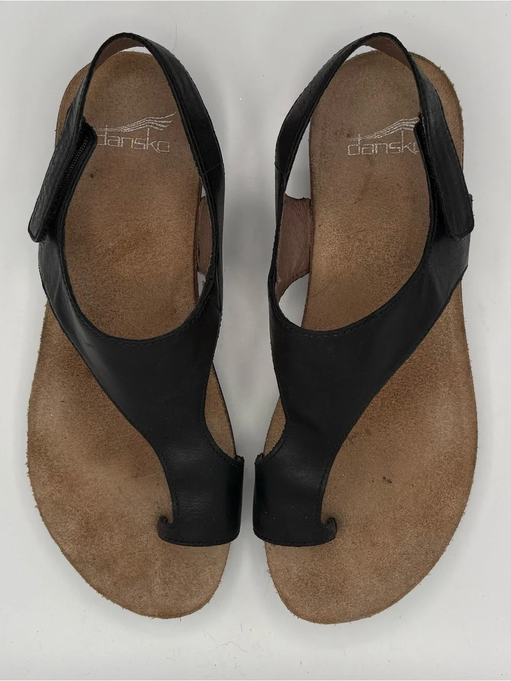 Dansko Reece Sandal Womens Size 8.5 Black Leather Thong Wedge Sandals Comfort